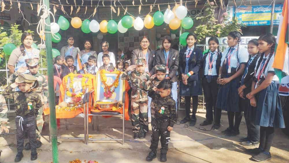 श्रमजीवी पत्रकार संघ के तहसील अध्यक्ष ने किया ध्वजारोहण