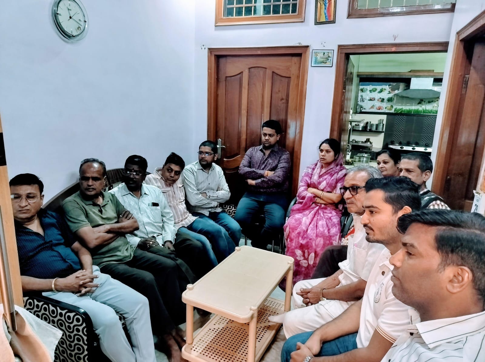 व्यापारी बंधुओं संग पूर्व विधायक ने सुनी मन की बात