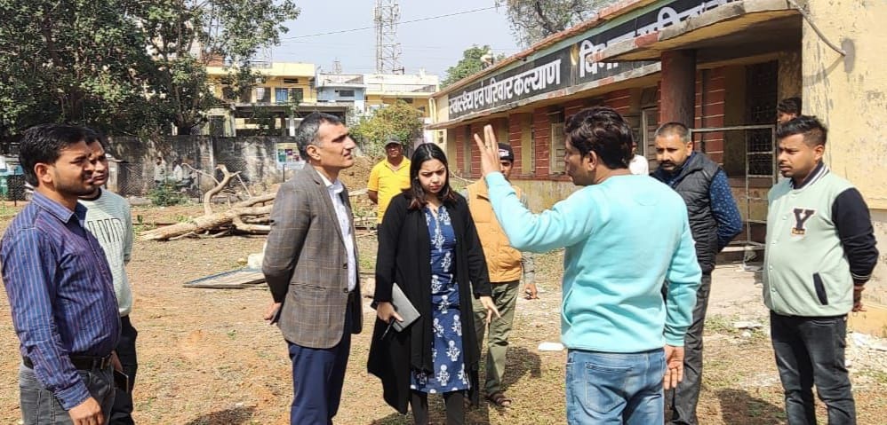 कलेक्टर ने विभागवार किया दौरा
