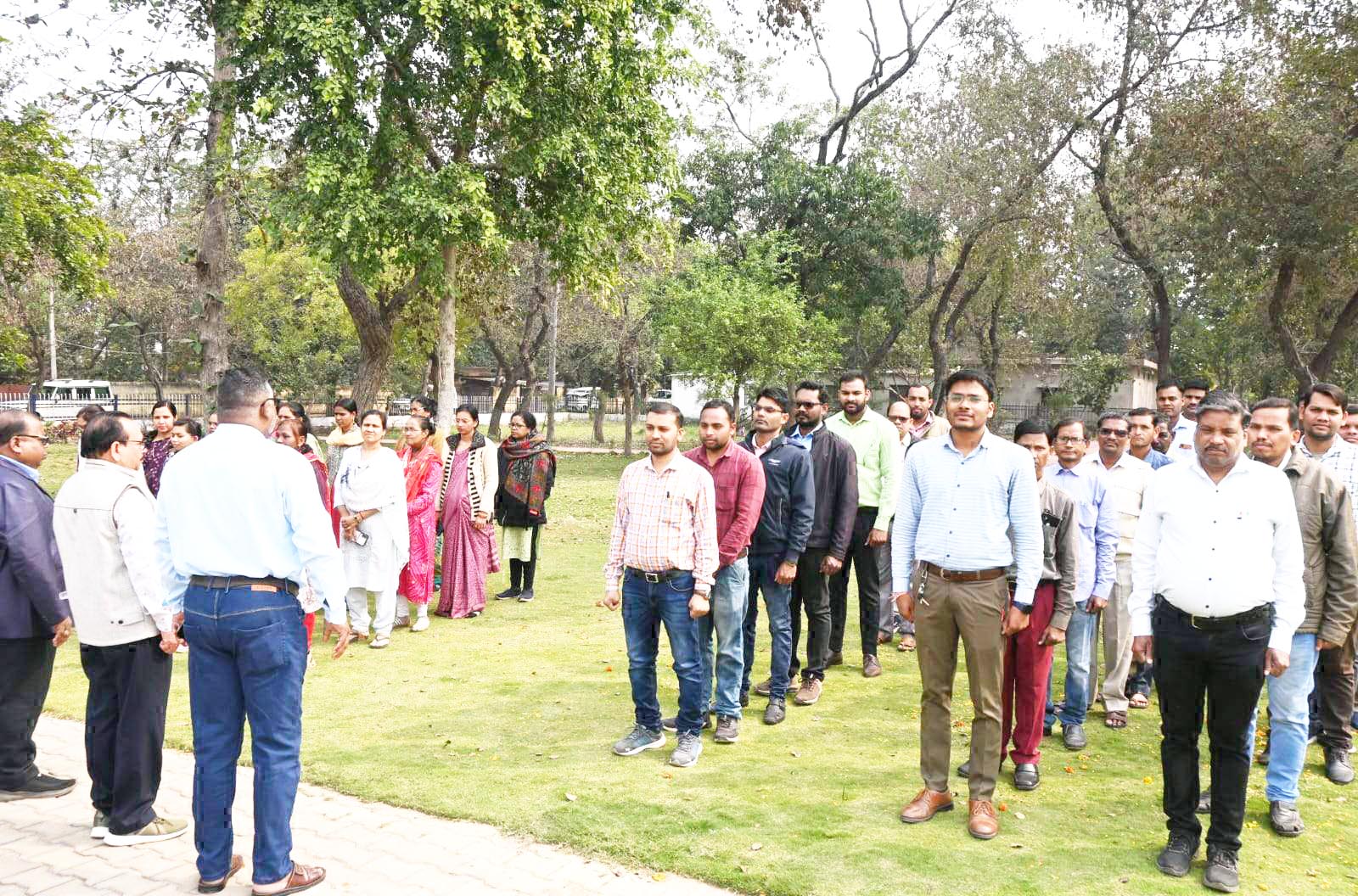 शहीदों की स्मृति में मौन धारण कर दी श्रद्धांजलि