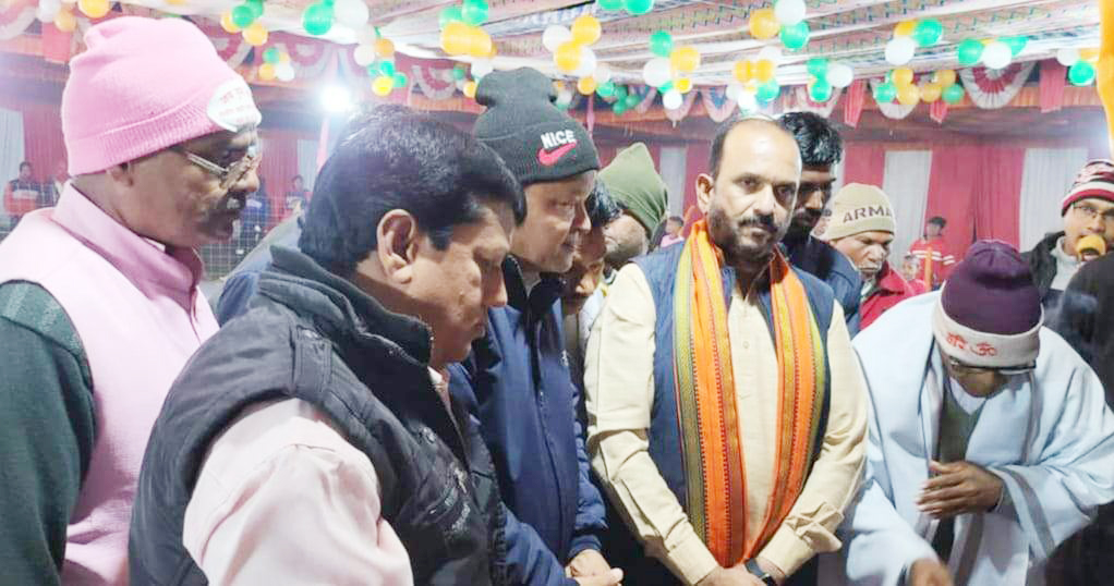 खेल एकजुट रहने के साथ संघर्ष करने की प्रेरणा देता है-योगेश 