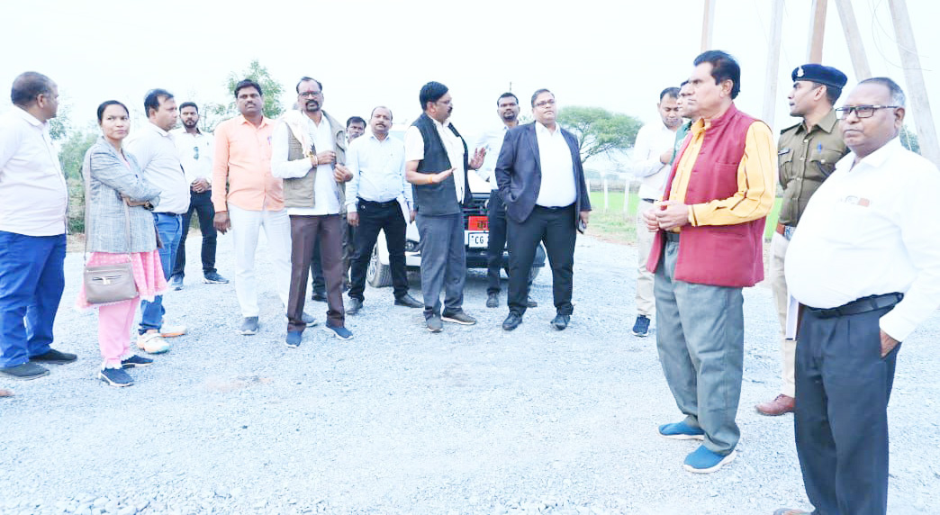 कलेक्टर ने राजिम मेला तैयारियों का लिया जायजा कलेक्टर ने राजिम मेला तैयारियों का लिया जायजा