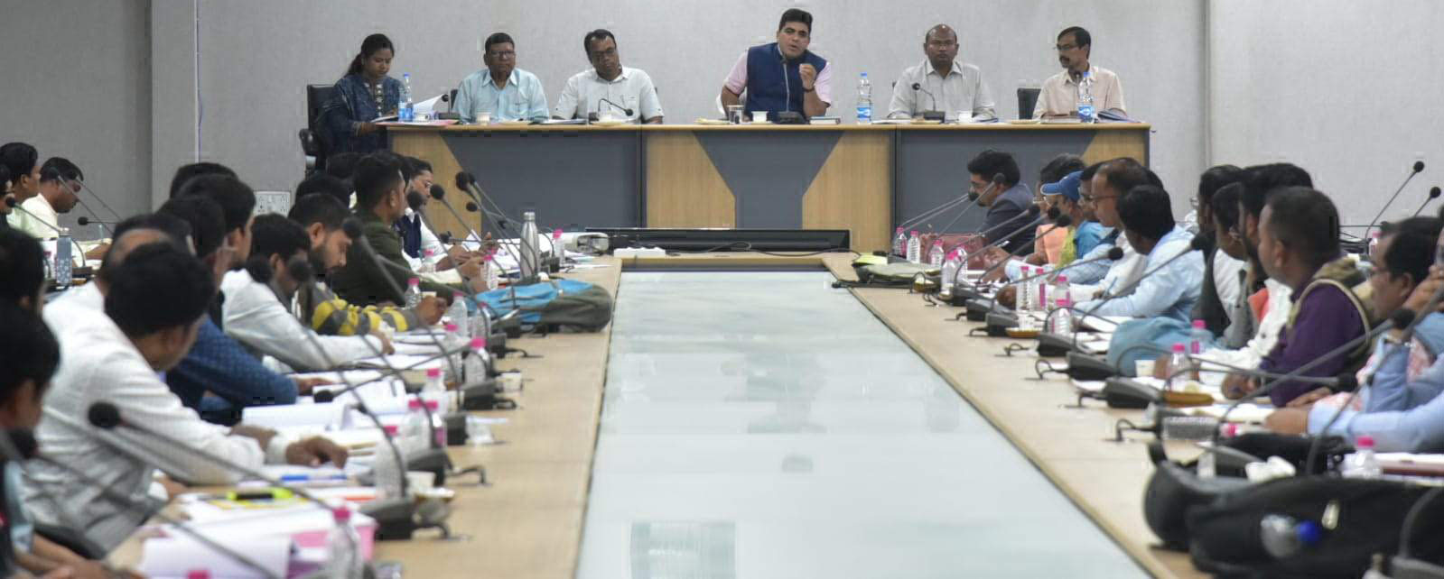 नकली खाद की शिकायत पर तत्काल करें कार्रवाई नकली खाद की शिकायत पर तत्काल करें कार्रवाई