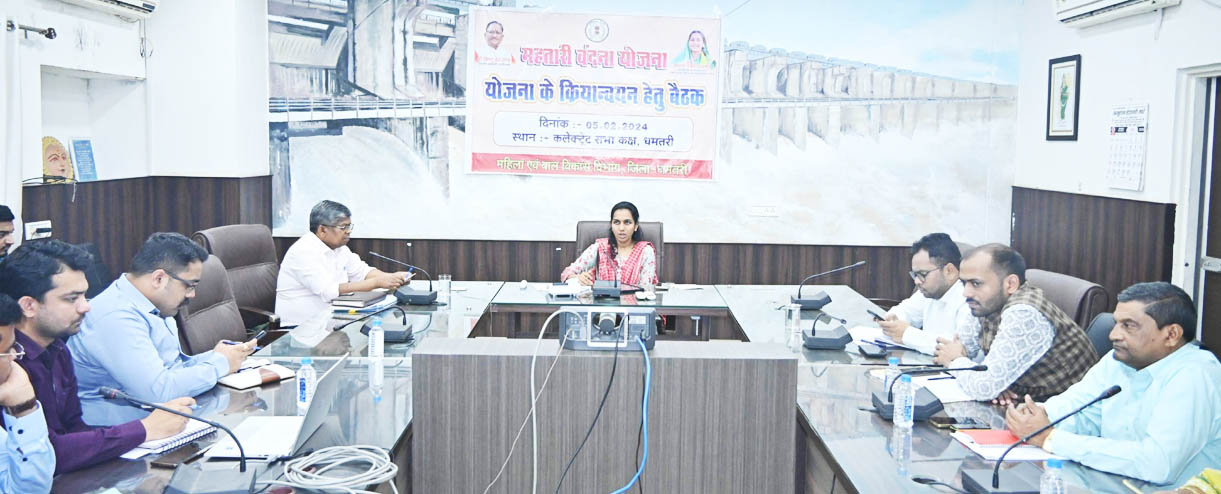 राशनकार्ड नवीनीकरण और आधार अपडेशन कार्य में तेजी लाए