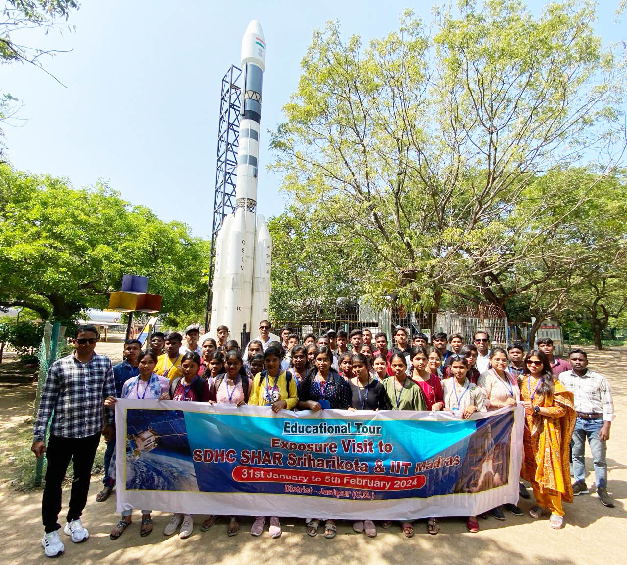 जशपुर के मेधावी विद्यार्थियों ने पेरियार साइंस एंड टेक्नोलॉजी सेंटर का किया शैक्षणिक भ्रमण जशपुर के मेधावी विद्यार्थियों ने पेरियार साइंस एंड टेक्नोलॉजी सेंटर का किया शैक्षणिक भ्रमण