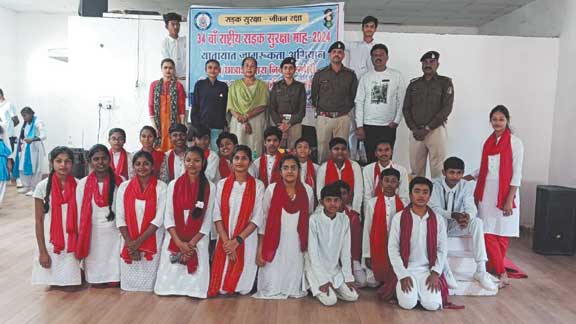 यातायात जागरूकता पर नुक्कड़ नाटक स्पर्धा