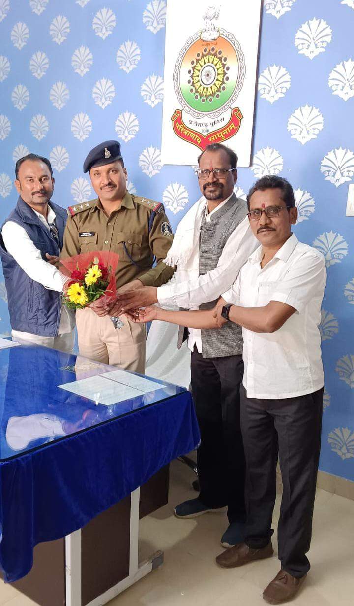 नए टीआई अमृत लाल का सम्मान नए टीआई अमृत लाल का सम्मान