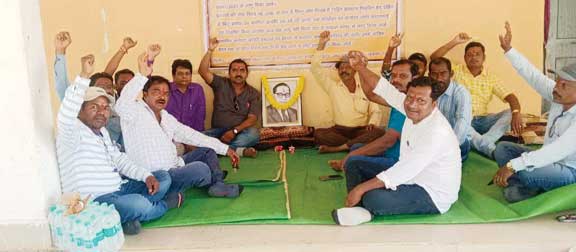 मांगों को लेकर प्रबंधक संघ की बेमुद्दत हड़ताल शुरू