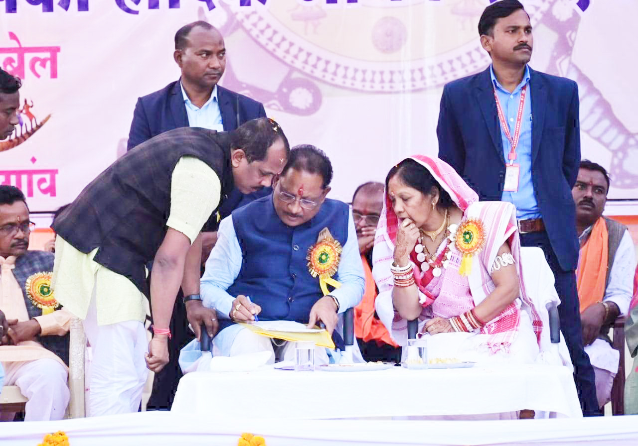 शिक्षा को बढ़ावा देकर समाज को आगे बढ़ाया जा सकता है- सीएम