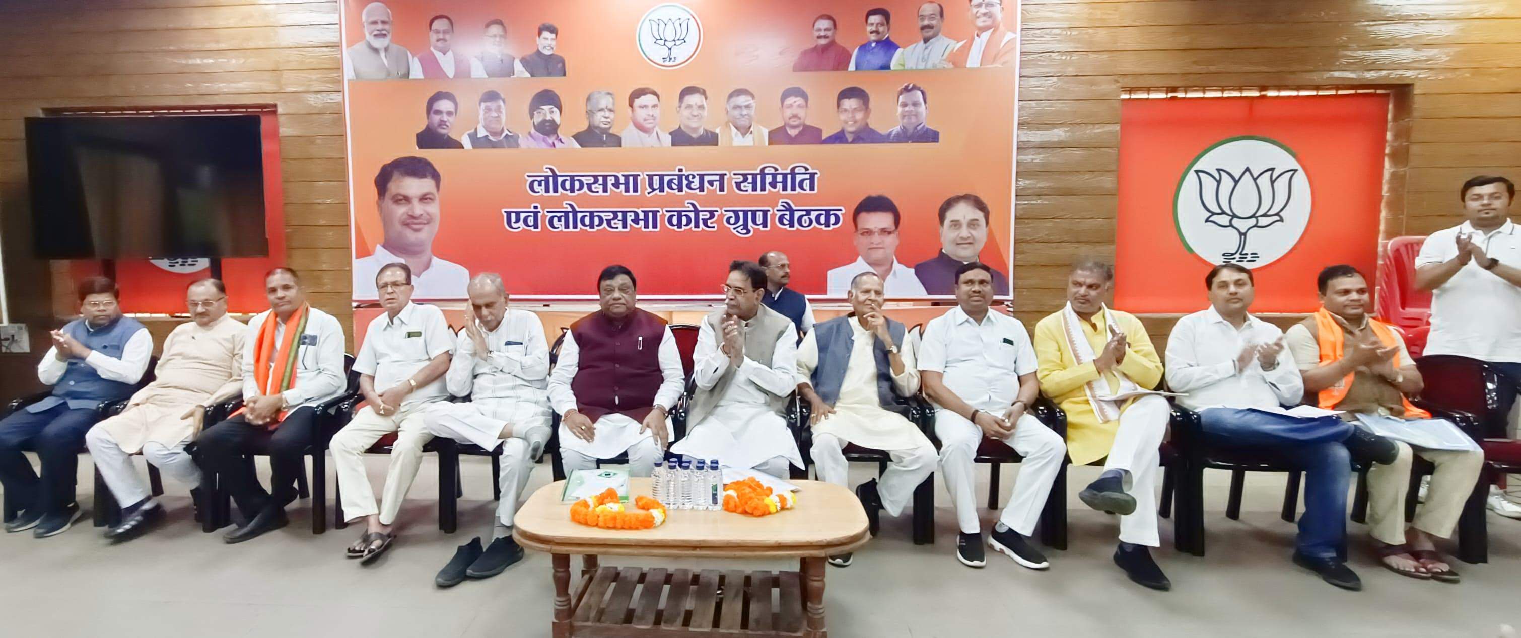 संवाद व संपर्क से पार्टी का जनाधार बढ़ाएं- मूणत