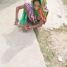 न्याय के लिए दर-दर  भटक रही गर्भवती 