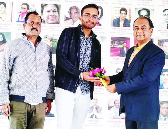 डीएवी के पूर्व छात्र आकाश बने सीए