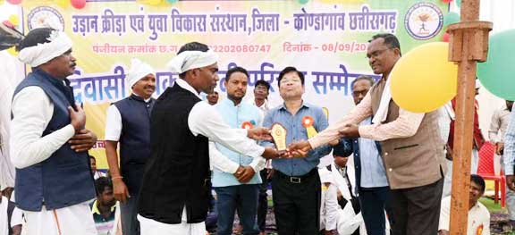 आदिवासी युवक-युवती परिचय सम्मेलन, कई स्पर्धा आदिवासी युवक-युवती परिचय सम्मेलन, कई स्पर्धा