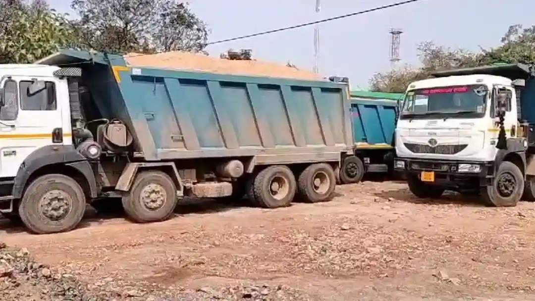 बलौदाबाजार में बगैर रॉयल्टी पर्ची के रेत का परिवहन, सरकार को लग रहा चूना 