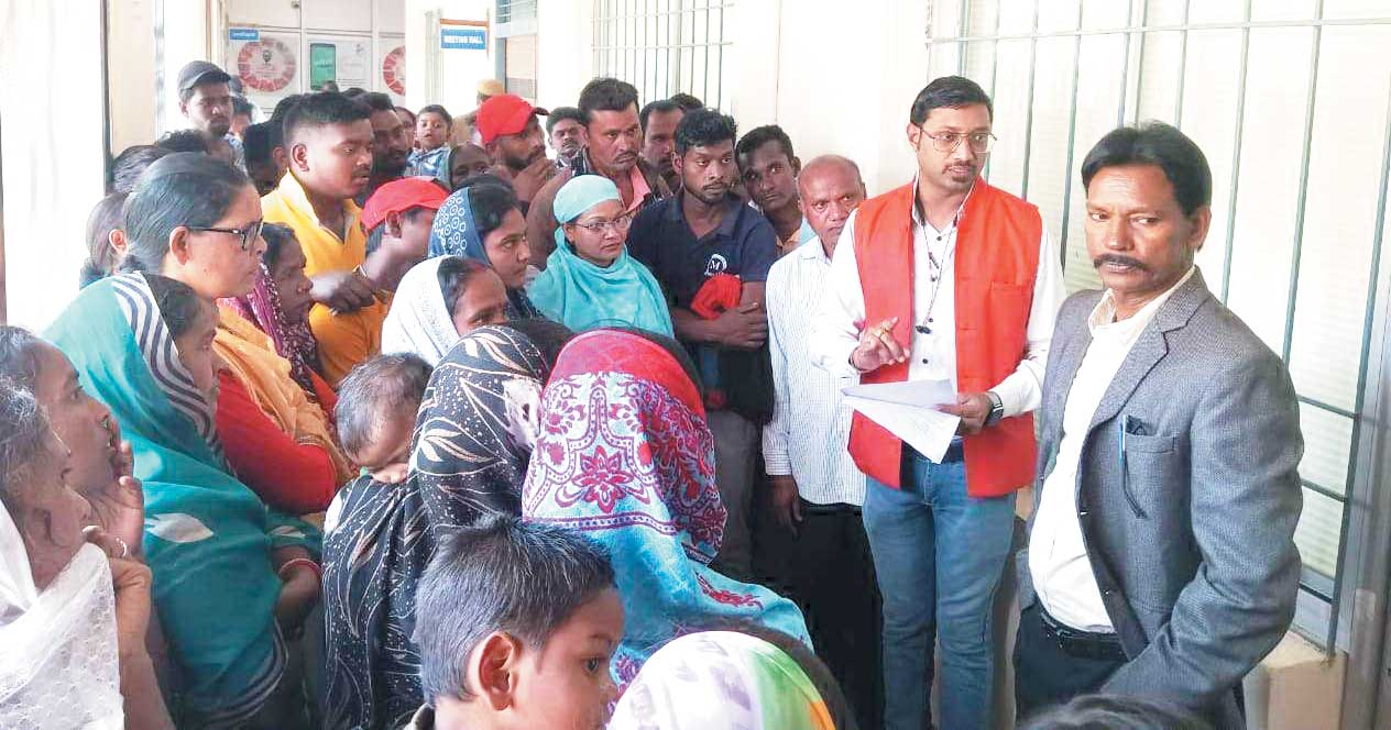 वार्ड की समस्याओं को लेकर कलेक्टर से मिले पार्षद