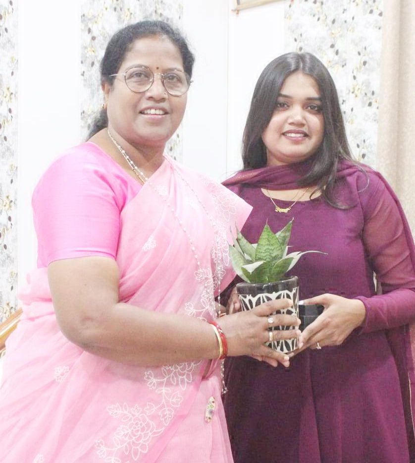ऐश्वर्या ने पाया यूनिवर्सिटी के मेरिट लिस्ट में 7वां स्थान, महापौर ने दी बधाई ऐश्वर्या ने पाया यूनिवर्सिटी के मेरिट लिस्ट में 7वां स्थान, महापौर ने दी बधाई