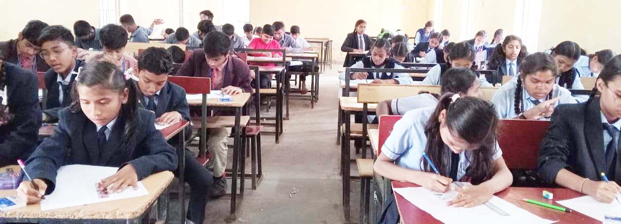 स्लोगन, निबंध, चित्रकला पेंटिंग एवं रंगोली बनाकर किया जागरूक 