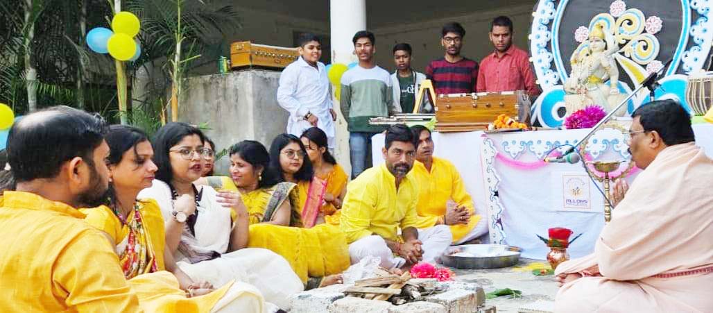 एलॅन्स स्कूल में बसंत पंचमी का उत्सव मना