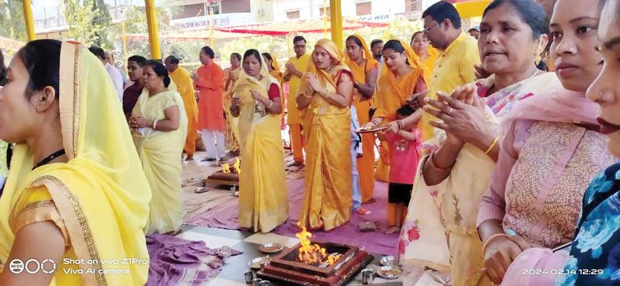 गायत्री सत्संग भवन में बसंत पंचमी गायत्री सत्संग भवन में बसंत पंचमी