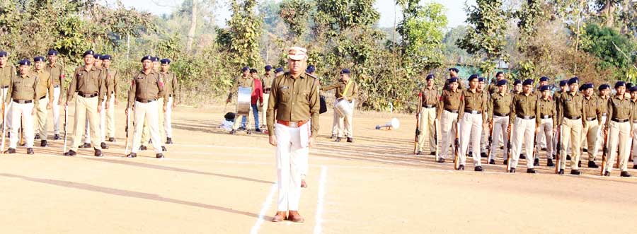 एसपी ने ली जनरल परेड की सलामी एसपी ने ली जनरल परेड की सलामी