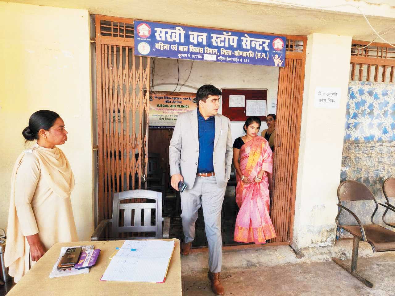 कलेक्टर ने किशोर न्याय बोर्ड एवं सखी सेंटर का किया निरीक्षण