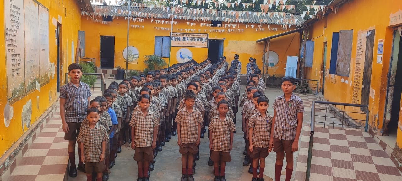 नक्सलगढ़ के 32 गांव के बच्चों को शिक्षा के क्षेत्र में ऊचाइयों तक पहुंचा रहे जगदीश नक्सलगढ़ के 32 गांव के बच्चों को शिक्षा के क्षेत्र में ऊचाइयों तक पहुंचा रहे जगदीश