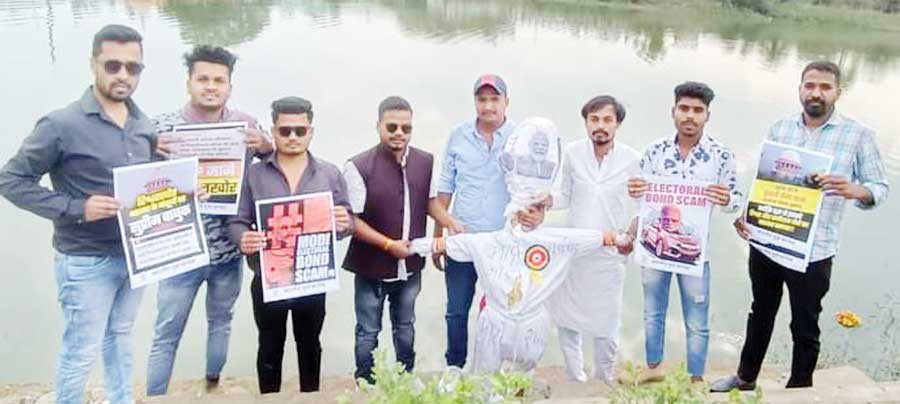   कांग्रेस के बैंक खातों को सील करने का विरोध