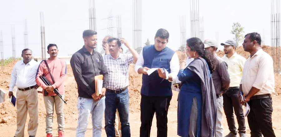 निर्माणाधीन नवोदय विद्यालय और केन्द्रीय विद्यालय का अवलोकन निर्माणाधीन नवोदय विद्यालय और केन्द्रीय विद्यालय का अवलोकन