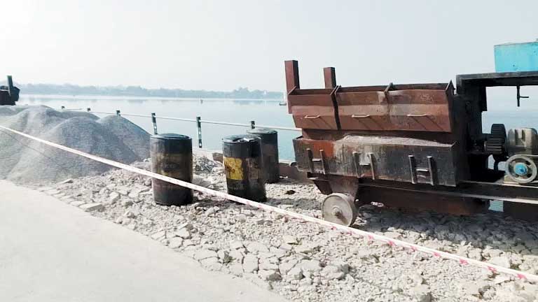 दो जिलों को जोड़ती शबरी सेतु की मरम्मत ठेकेदार को तीन शिफ्ट में काम करने निर्देश