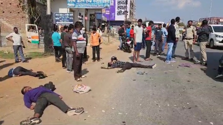 दो बाइक में टक्कर, 2 की मौत, 3 नाबालिग गंभीर दो बाइक में टक्कर, 2 की मौत, 3 नाबालिग गंभीर