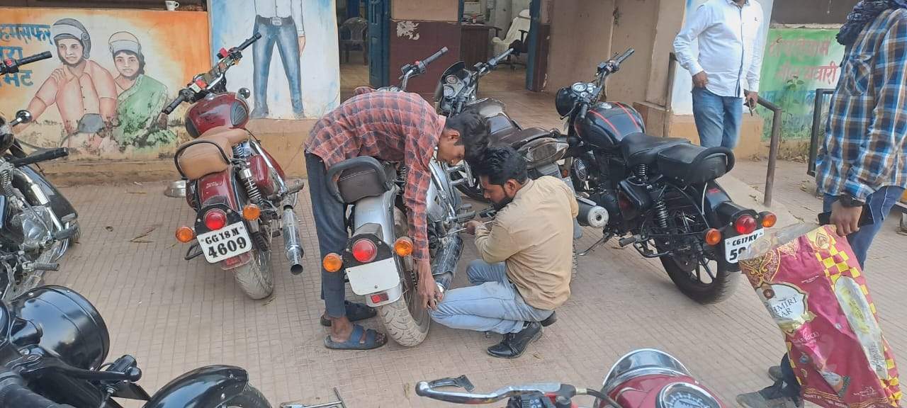 किसी का निकाला साइलेंसर तो किसी के घर भेजा नोटिस