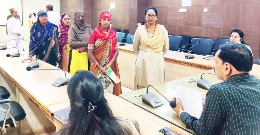 जनदर्शन में 53 आवेदन जनदर्शन में 53 आवेदन