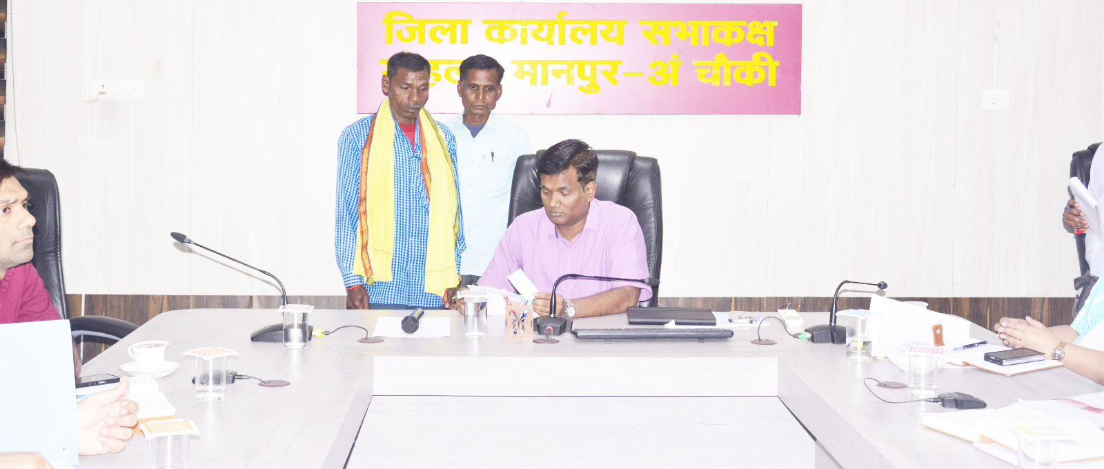 सफाई कर्मी ने वेतन दिलाने जनदर्शन में लगाई गुहार सफाई कर्मी ने वेतन दिलाने जनदर्शन में लगाई गुहार