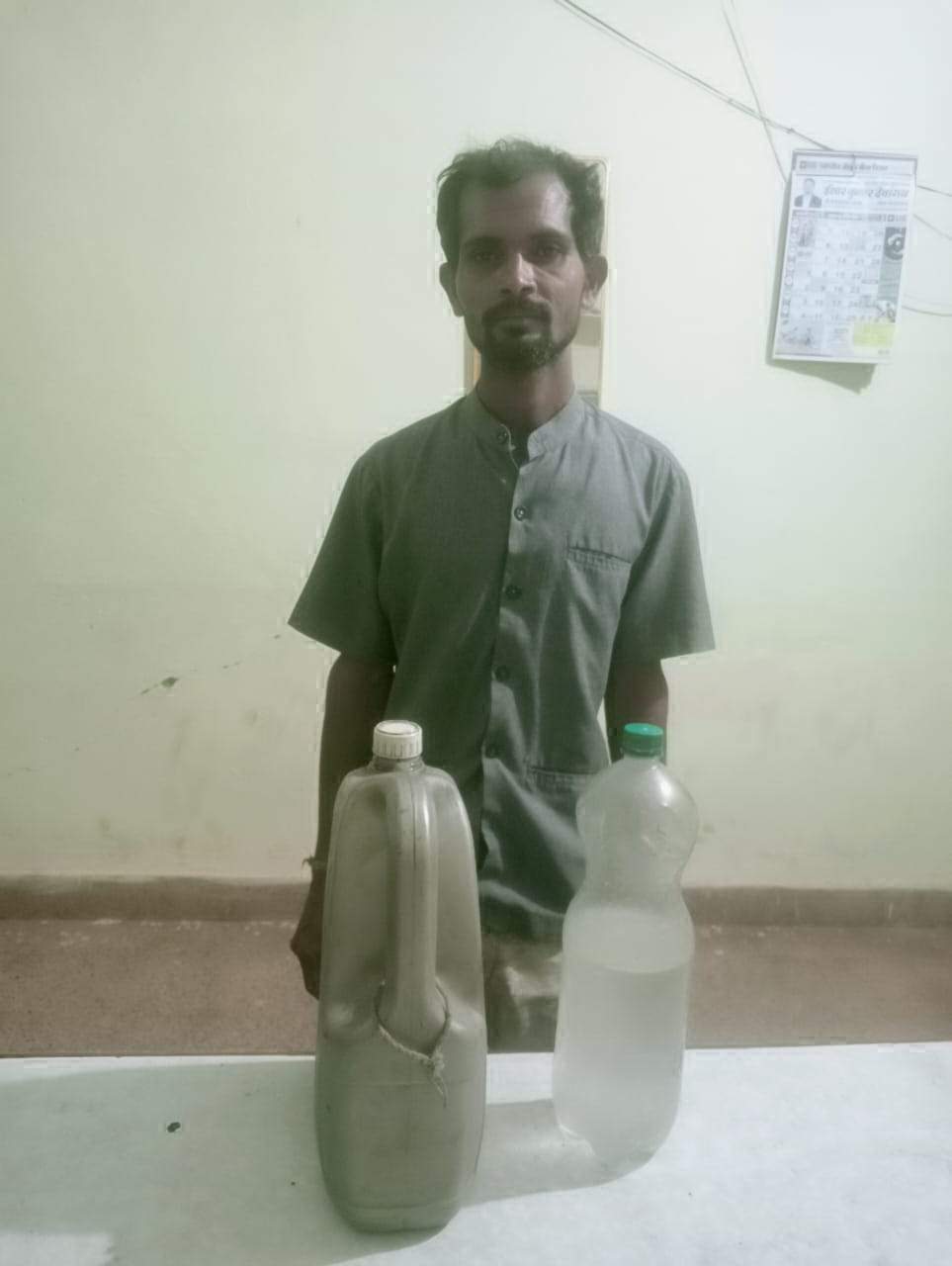 महुआ शराब के साथ आरोपी गिरफ्तार