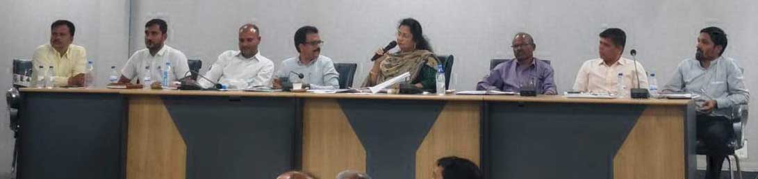 संयुक्त शिक्षक संघ ने बैठक में रखी मांगें संयुक्त शिक्षक संघ ने बैठक में रखी मांगें