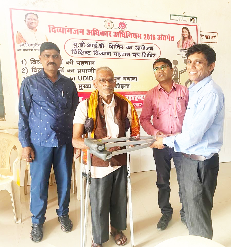 140 बुजुर्गों का सम्मान 140 बुजुर्गों का सम्मान