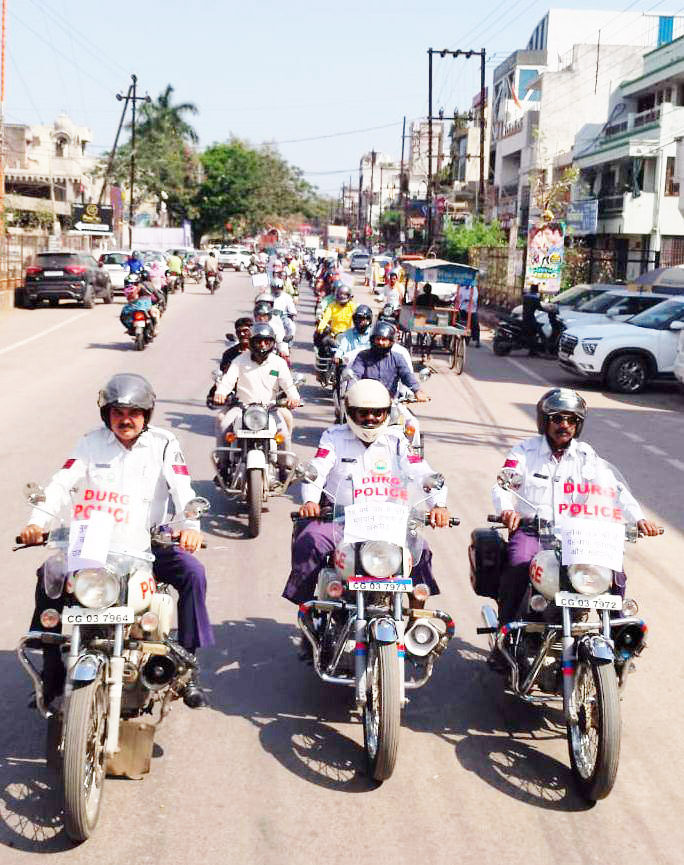 जान है तो मतदान है, अनोखे संदेश के साथ बाइक रैली जान है तो मतदान है, अनोखे संदेश के साथ बाइक रैली