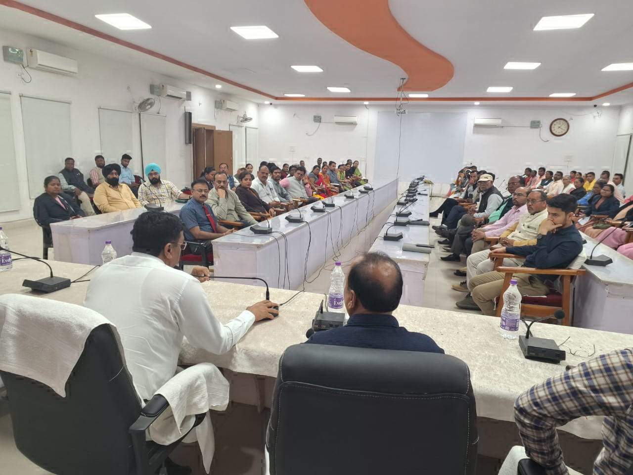 स्कूलों में शिकायत पेटी रखने, पैरेंट्स मीटिंग करने निर्देश स्कूलों में शिकायत पेटी रखने, पैरेंट्स मीटिंग करने निर्देश