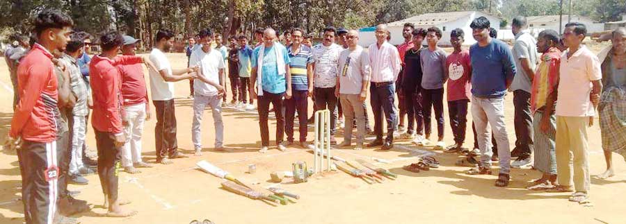 कोपाबेड़ा पार्षद जसकेतु ने क्रिकेट प्रीमियर लीग का किया शुभारंभ कोपाबेड़ा पार्षद जसकेतु ने क्रिकेट प्रीमियर लीग का किया शुभारंभ