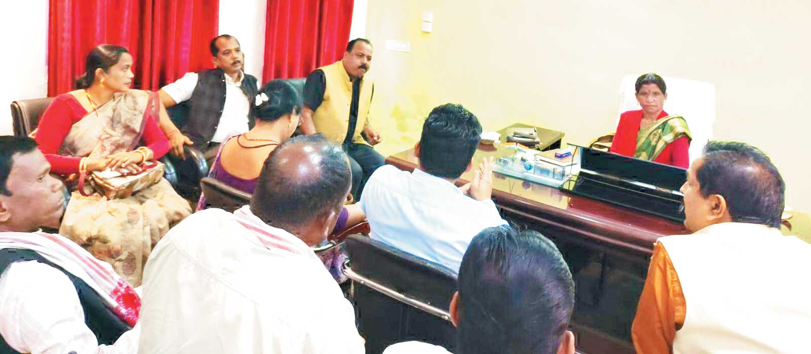 जिपं अध्यक्ष शांति ने पूजा-अर्चना कर पदभार संभाला