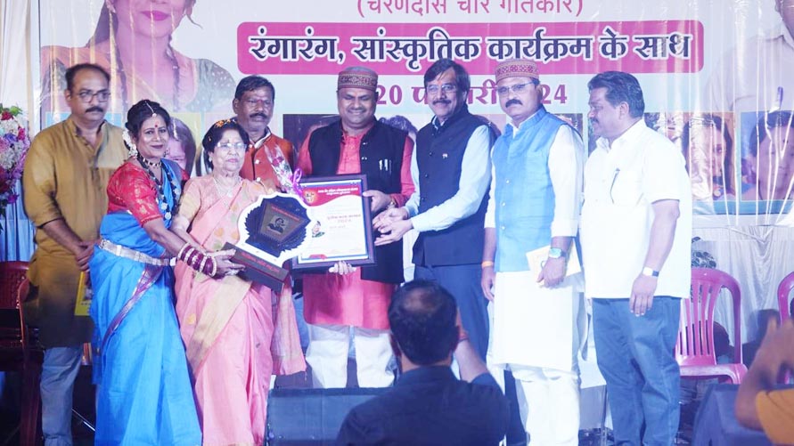 प्रदेशभर के 12 लोक कलाकार पुरोधा कला से सम्मानित प्रदेशभर के 12 लोक कलाकार पुरोधा कला से सम्मानित