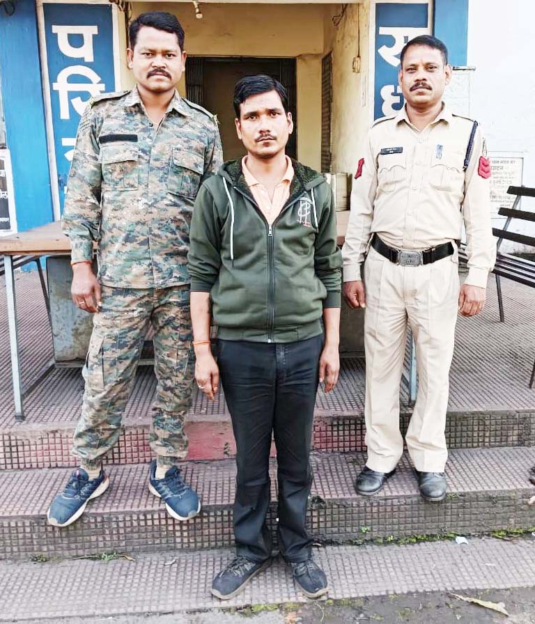 शादी का झांसा देकर युवती से रेप, गिरफ्तार शादी का झांसा देकर युवती से रेप, गिरफ्तार