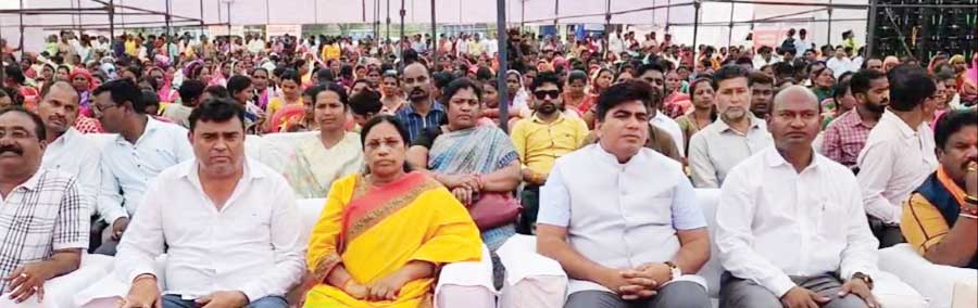 विकसित भारत संकल्प यात्रा कार्यक्रम में विधायक हुईं शामिल विकसित भारत संकल्प यात्रा कार्यक्रम में विधायक हुईं शामिल