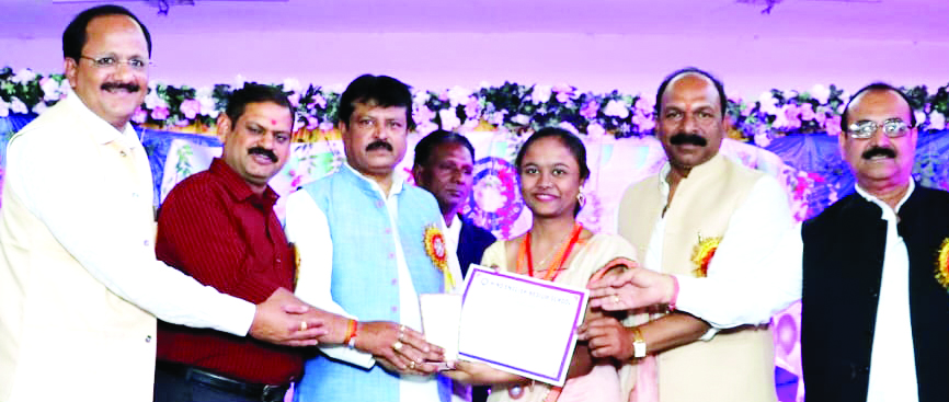 हिंद इंग्लिश स्कूल वार्षिकोत्सव में दिखी मनमोहक प्रस्तुतियां हिंद इंग्लिश स्कूल वार्षिकोत्सव में दिखी मनमोहक प्रस्तुतियां