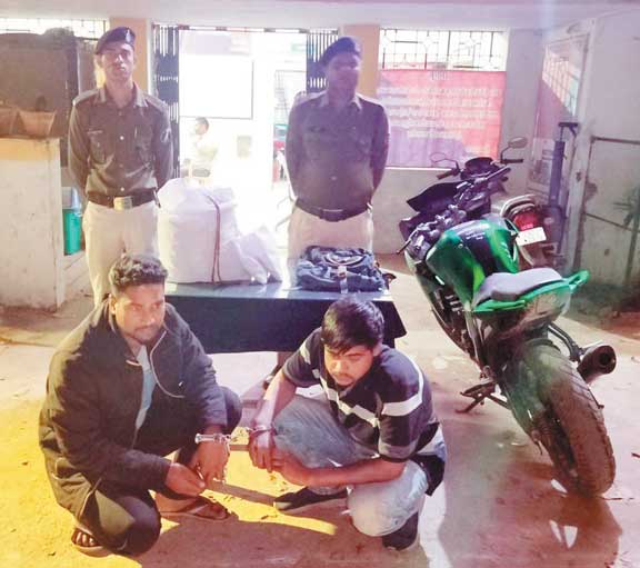 गांजा परिवहन करते 2 गिरफ्तार