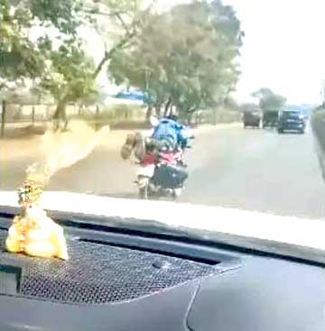 शक्तिमान बाइक चालक को भरने पड़े 4500 रूपए शक्तिमान बाइक चालक को भरने पड़े 4500 रूपए