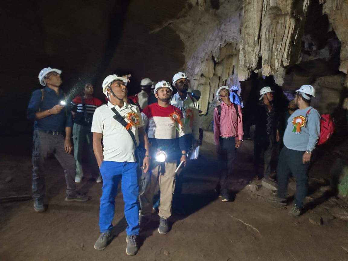कांगेर घाटी में 2 दिनी गुफाओं पर आधारित कार्यशाला कांगेर घाटी में 2 दिनी गुफाओं पर आधारित कार्यशाला