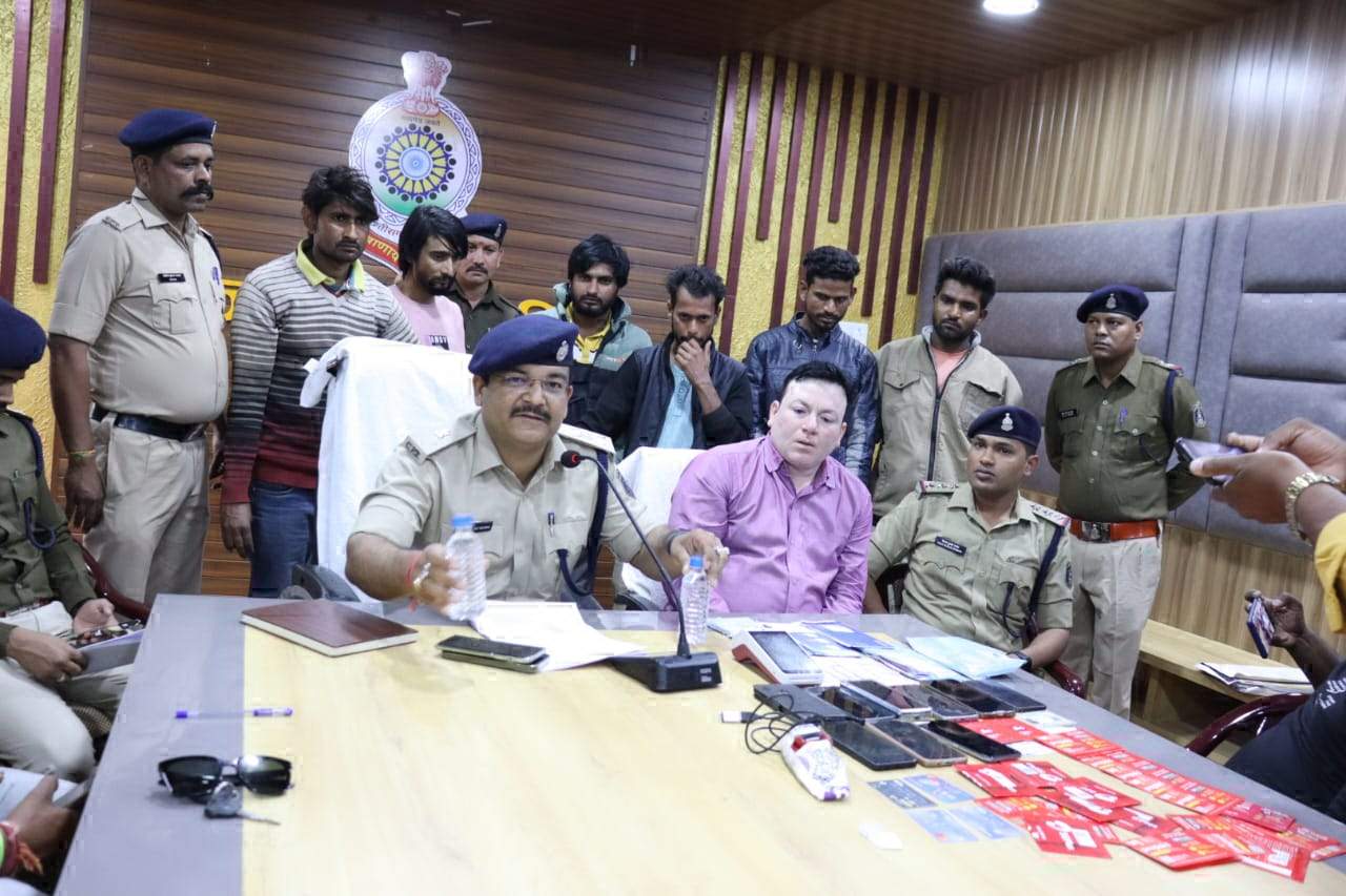 आत्महत्या के लिए उकसाने यूपी-एमपी से आधा दर्जन आरोपी गिरफ्तार