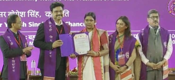 सलोनी कानून विषय में डॉक्टरेट  ऑफ फिलॉस्फी से सम्मानित