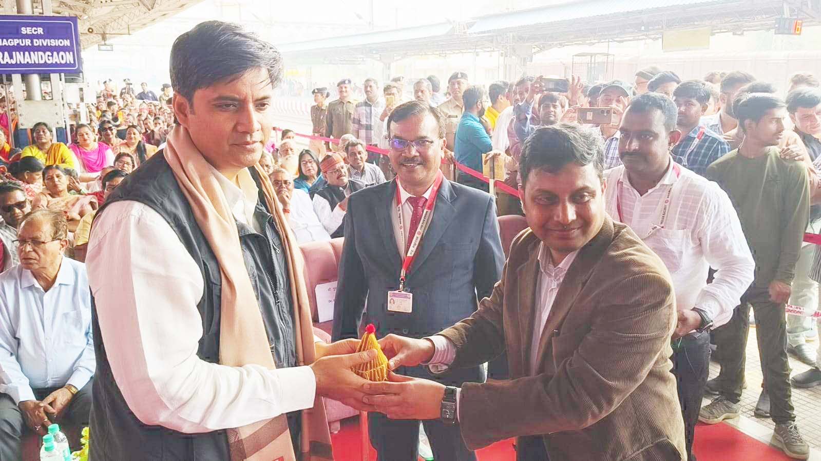 अमृत भारत स्टेशन के तहत नांदगांव में उपलब्ध होगी तमाम सुविधाएं - सांसद